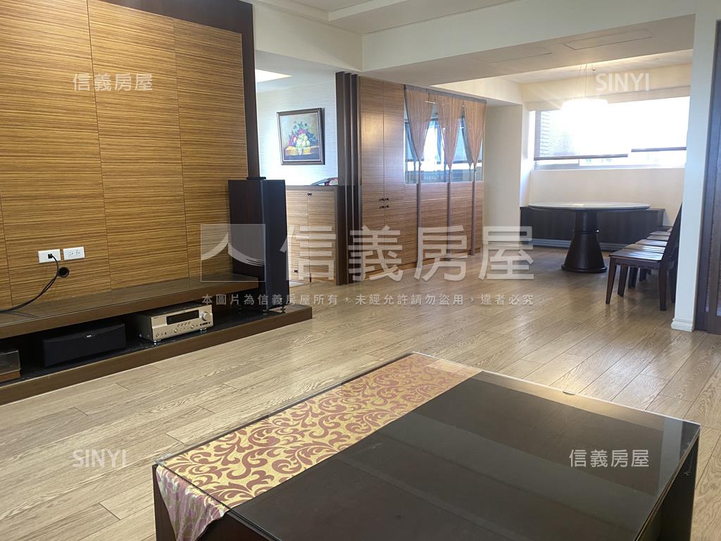 寶璽翡翠四房雙車位房屋室內格局與周邊環境