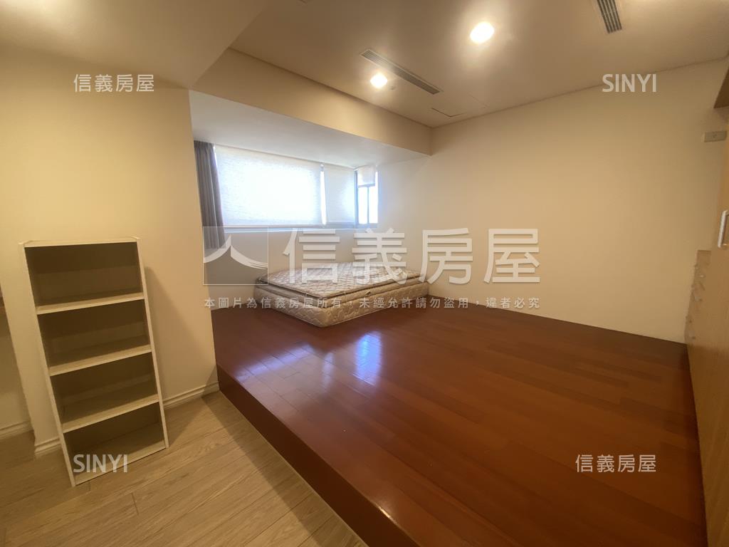 寶璽翡翠四房雙車位房屋室內格局與周邊環境