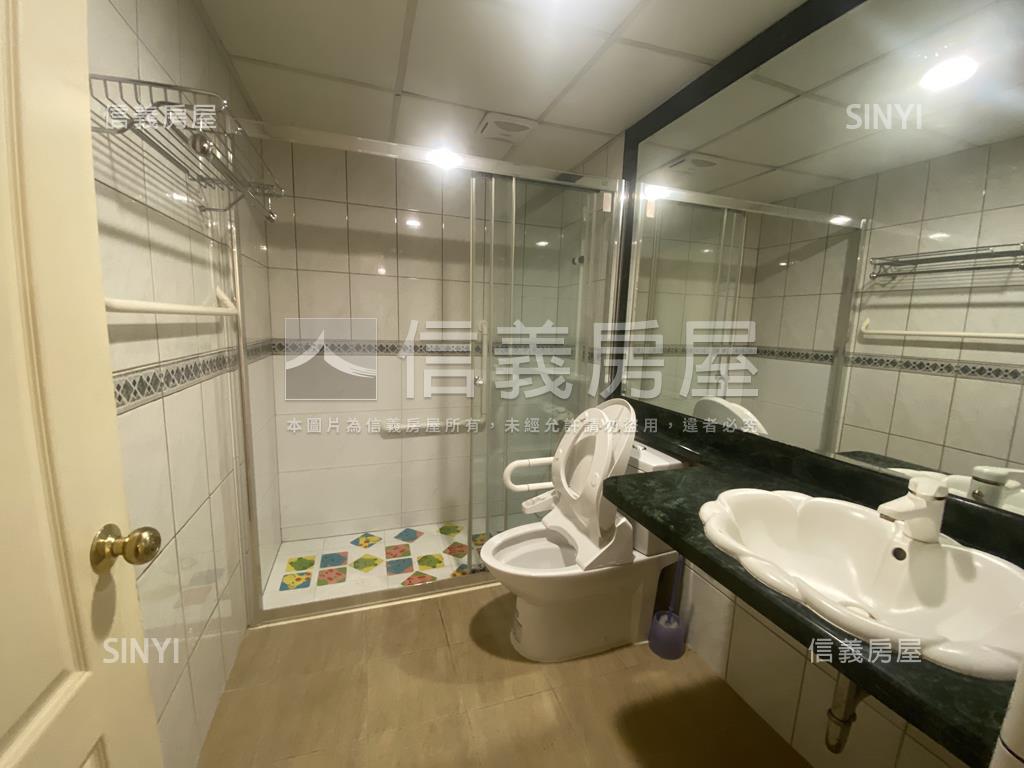 寶璽翡翠四房雙車位房屋室內格局與周邊環境