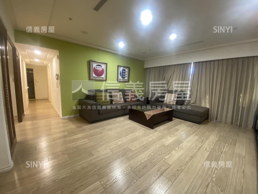 寶璽翡翠四房雙車位房屋室內格局與周邊環境