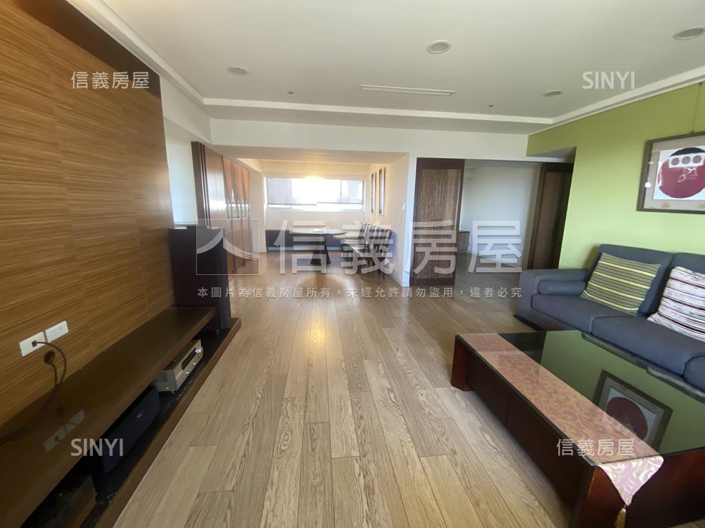 寶璽翡翠四房雙車位房屋室內格局與周邊環境