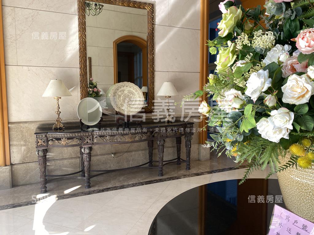 寶璽翡翠四房雙車位房屋室內格局與周邊環境