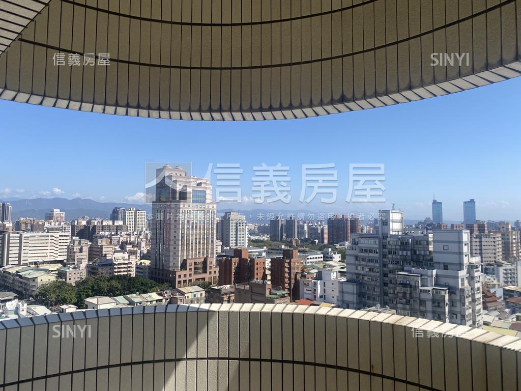 寶璽翡翠四房雙車位房屋室內格局與周邊環境