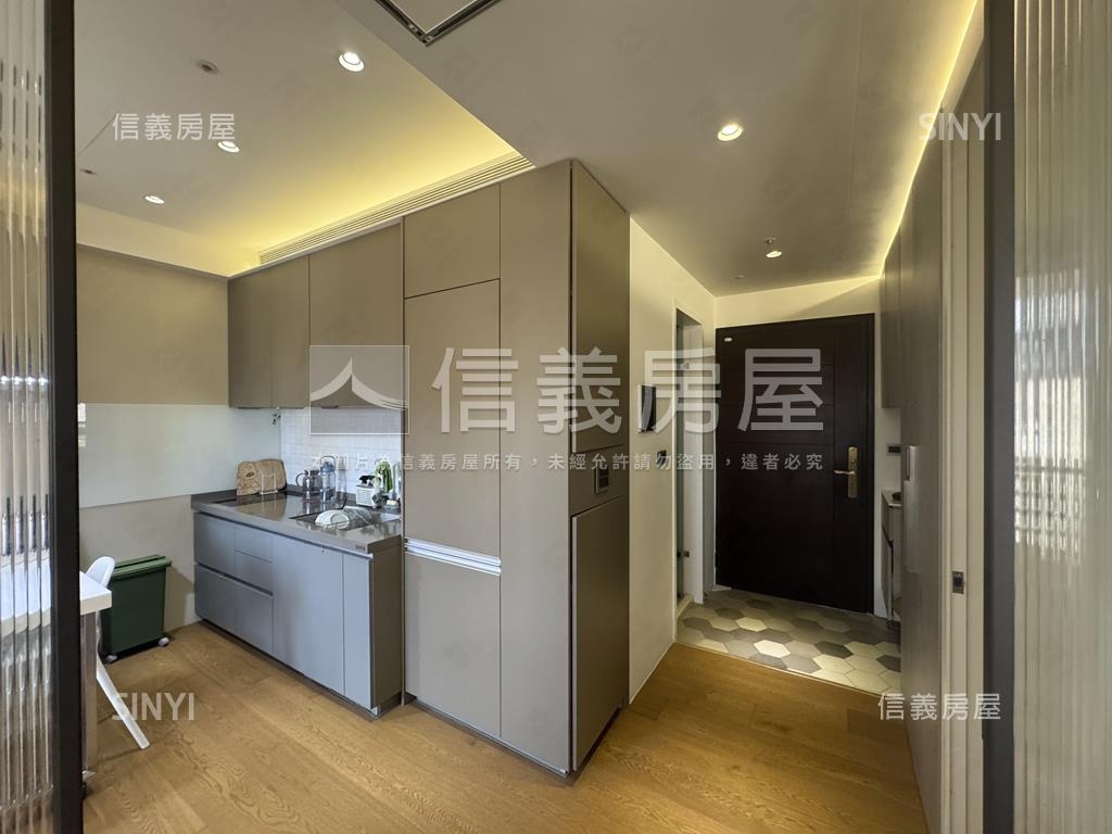 帝標高樓邊間兩房房屋室內格局與周邊環境