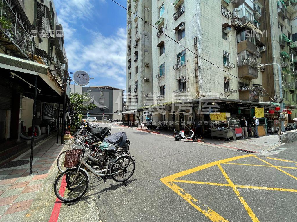 民生社區美食巷人潮店面Ａ房屋室內格局與周邊環境