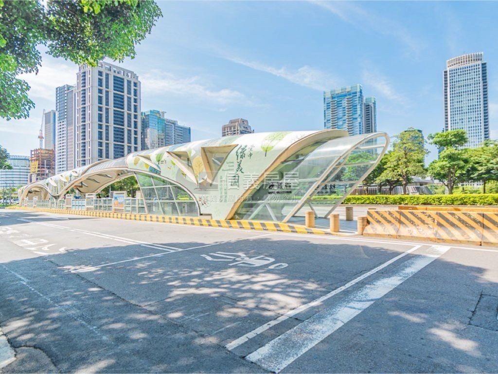 伍唐淳謙兩房兩衛平車房屋室內格局與周邊環境