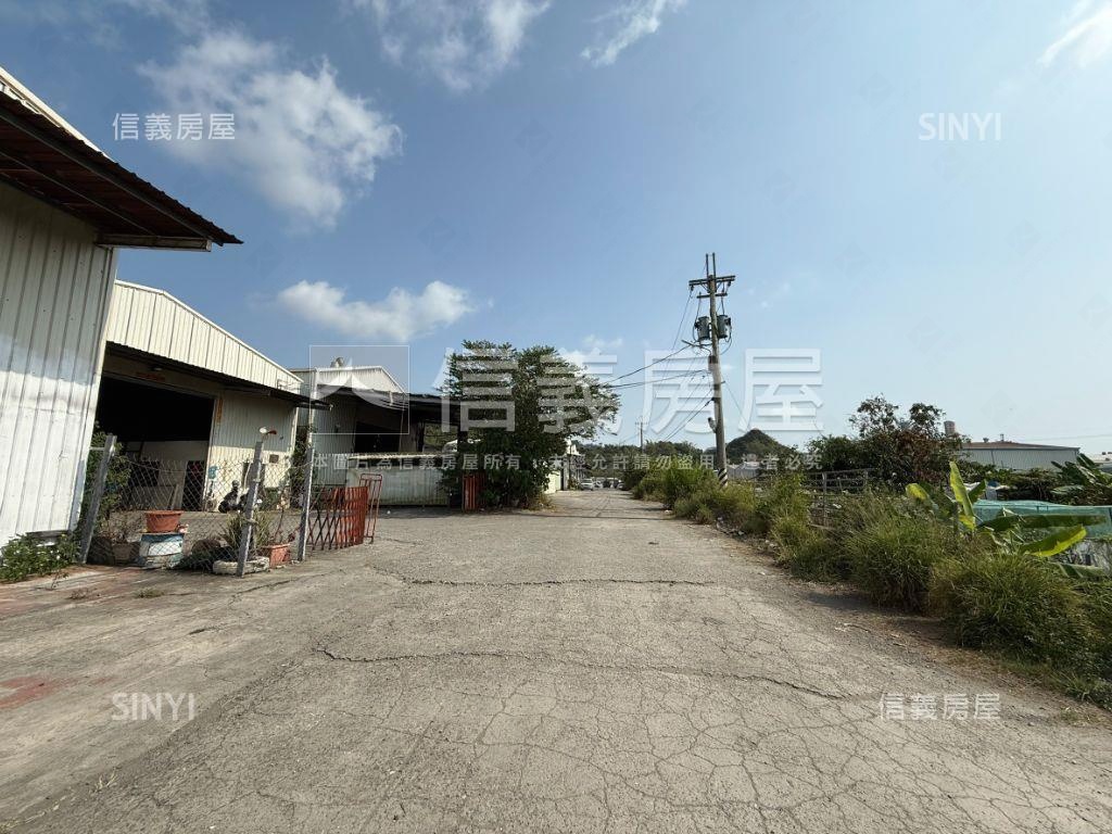 臨正大社路千坪土地Ａ房屋室內格局與周邊環境