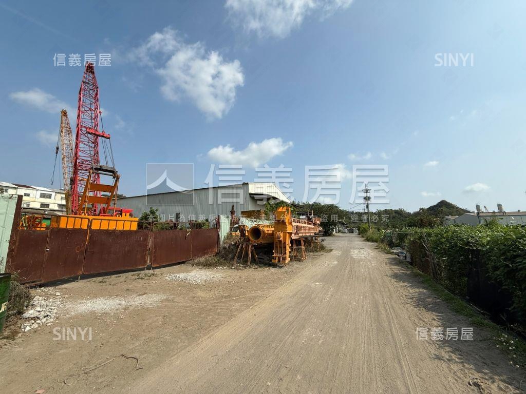 臨正大社路千坪土地Ａ房屋室內格局與周邊環境