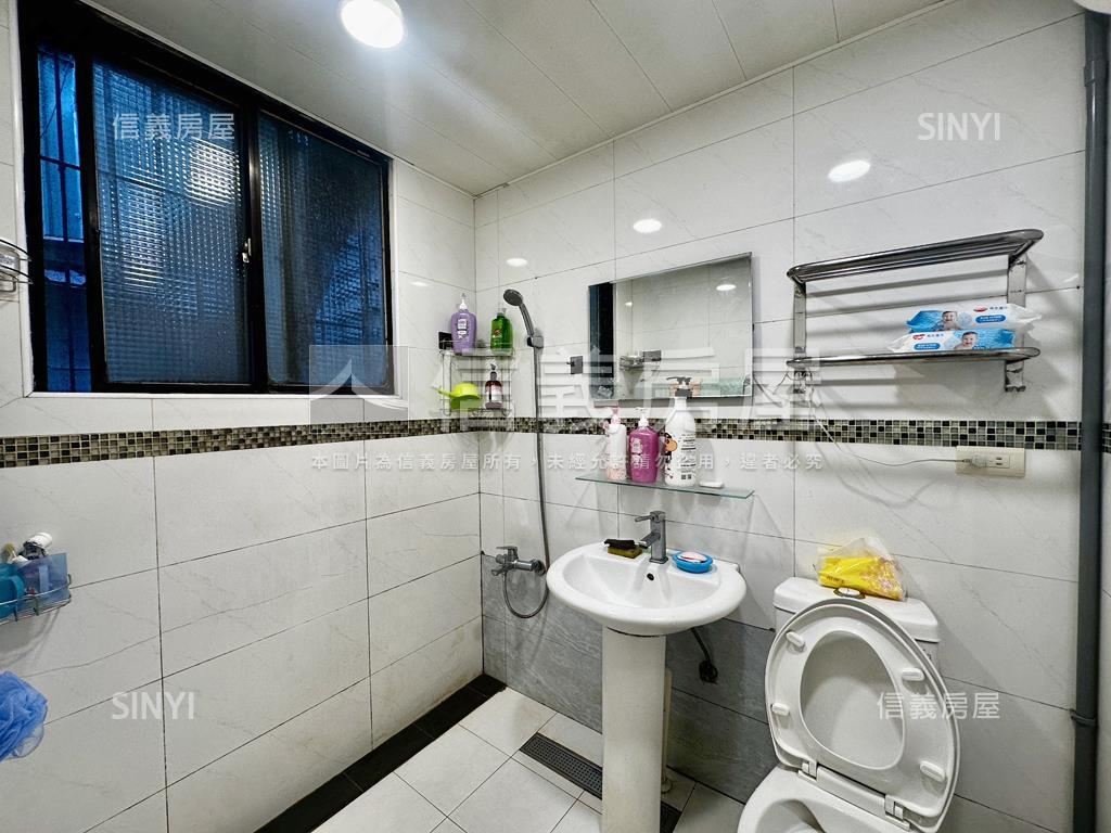 四維路商圈機能美寓房屋室內格局與周邊環境