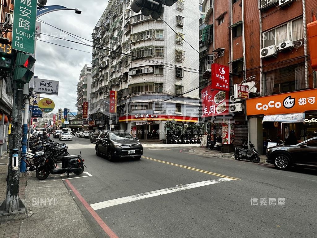 四維路商圈機能美寓房屋室內格局與周邊環境