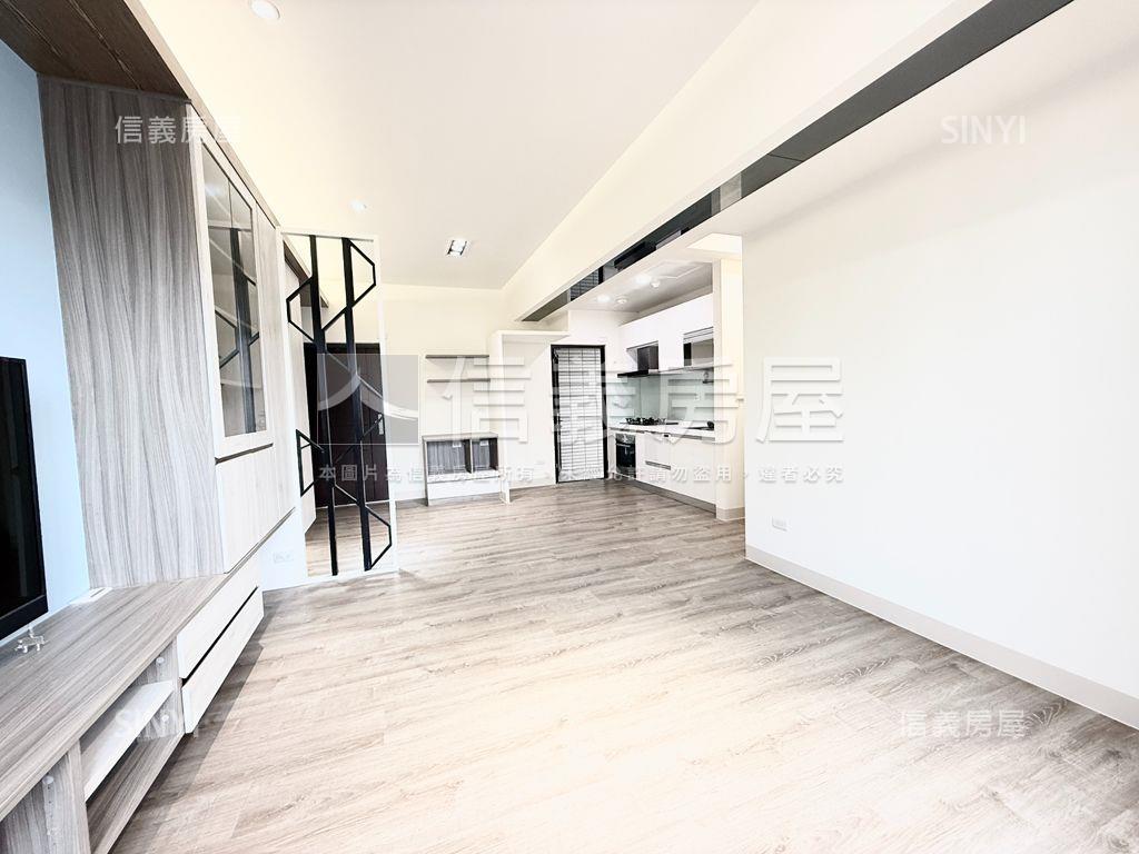 一見傾心市中心露臺戶房屋室內格局與周邊環境