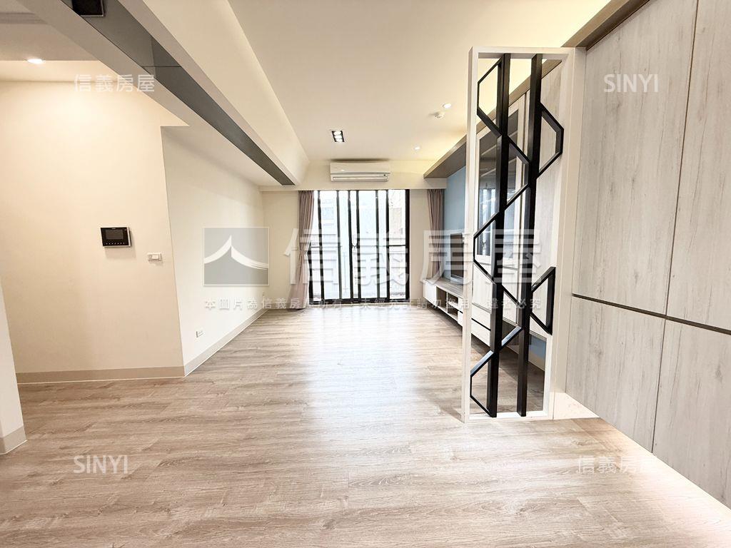 一見傾心市中心露臺戶房屋室內格局與周邊環境