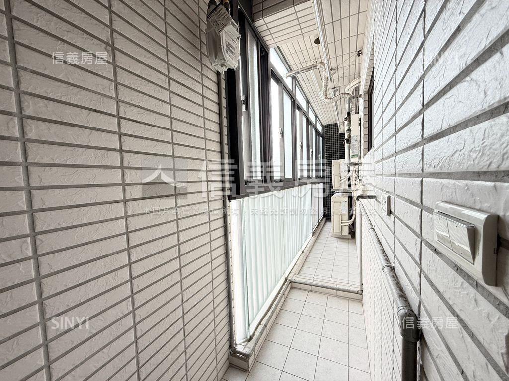 一見傾心市中心露臺戶房屋室內格局與周邊環境