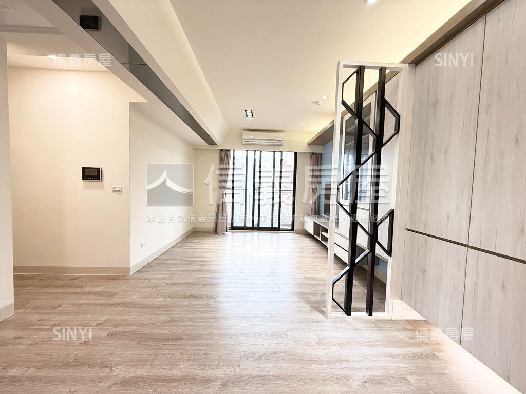 一見傾心市中心露臺戶房屋室內格局與周邊環境