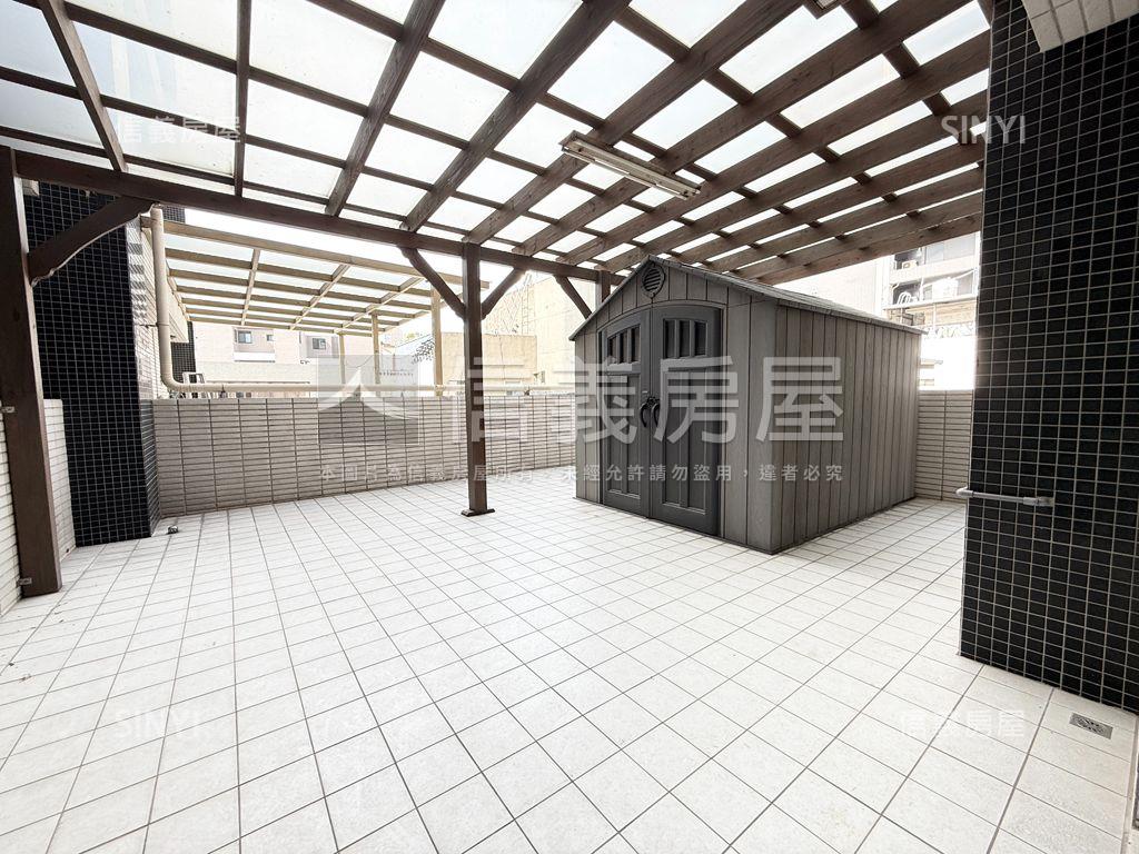 一見傾心市中心露臺戶房屋室內格局與周邊環境