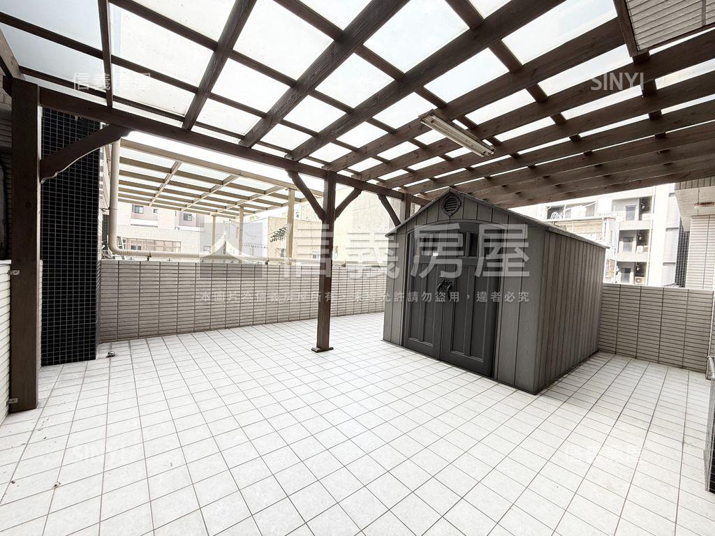 一見傾心市中心露臺戶房屋室內格局與周邊環境