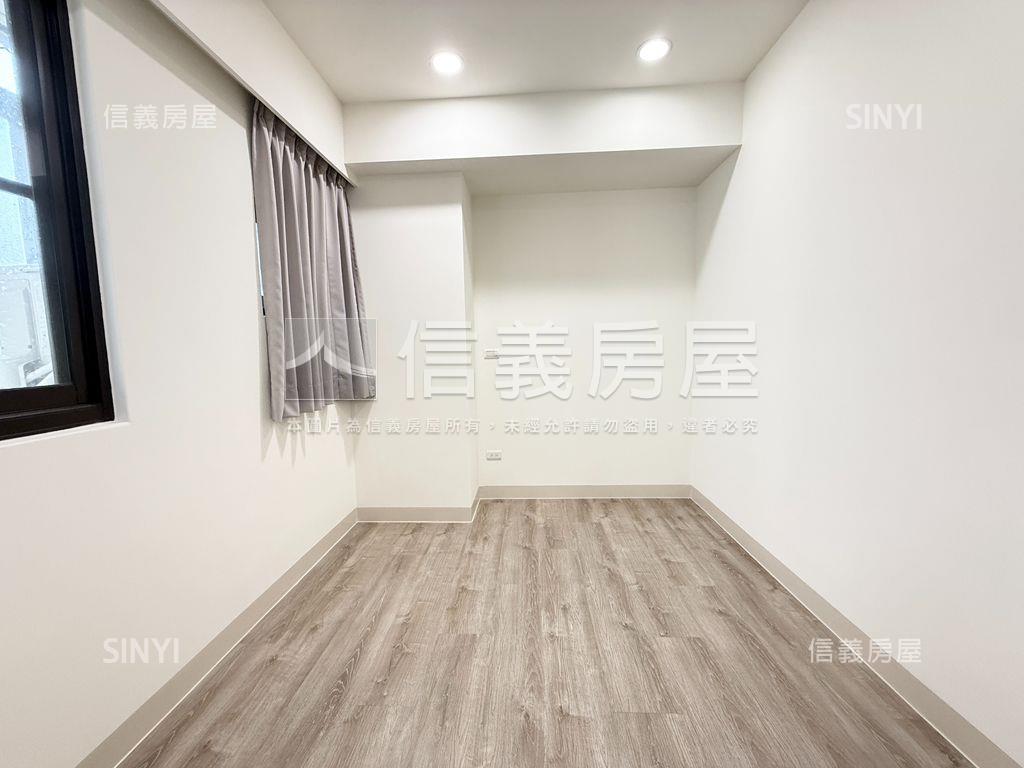 一見傾心市中心露臺戶房屋室內格局與周邊環境