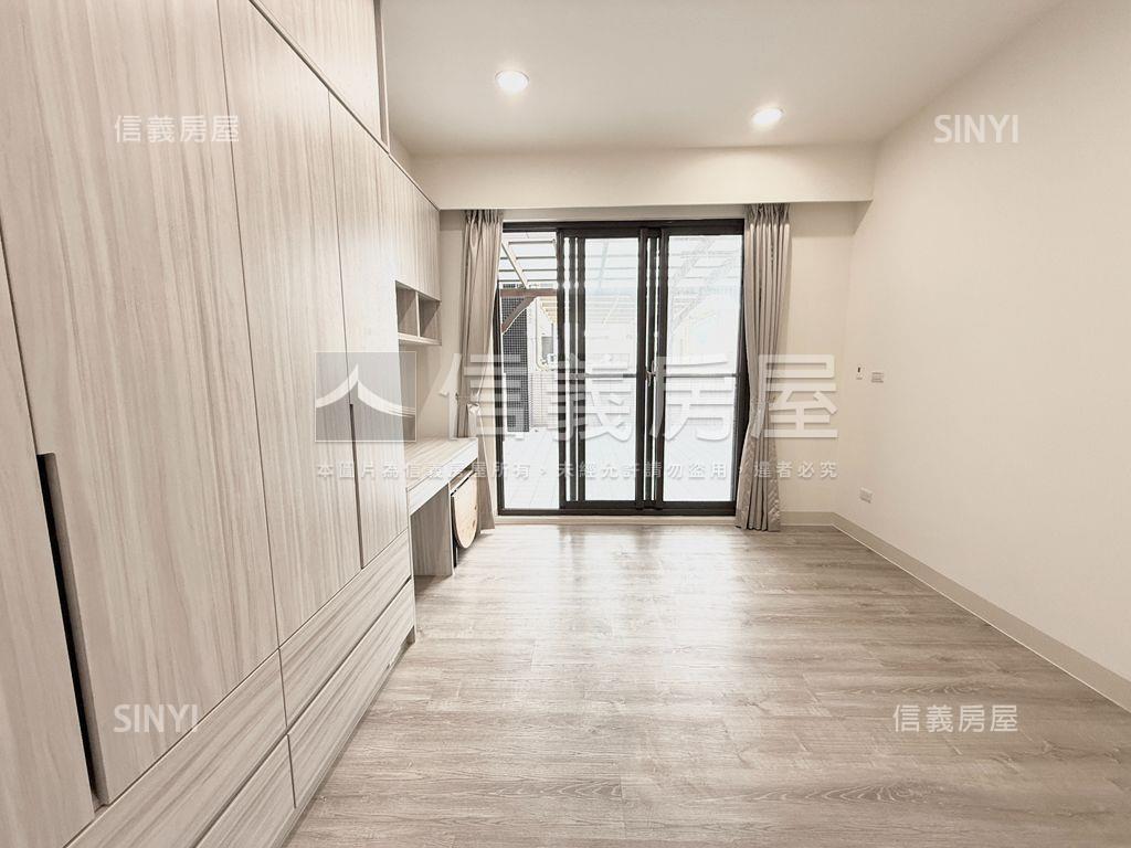 一見傾心市中心露臺戶房屋室內格局與周邊環境