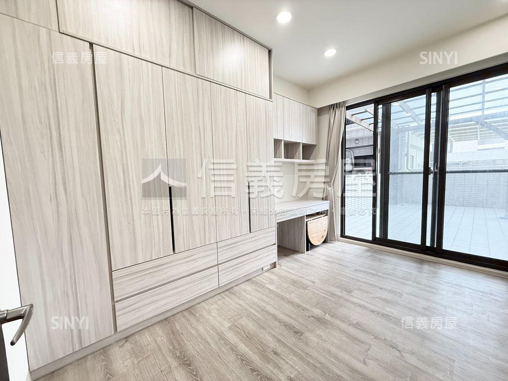 一見傾心市中心露臺戶房屋室內格局與周邊環境