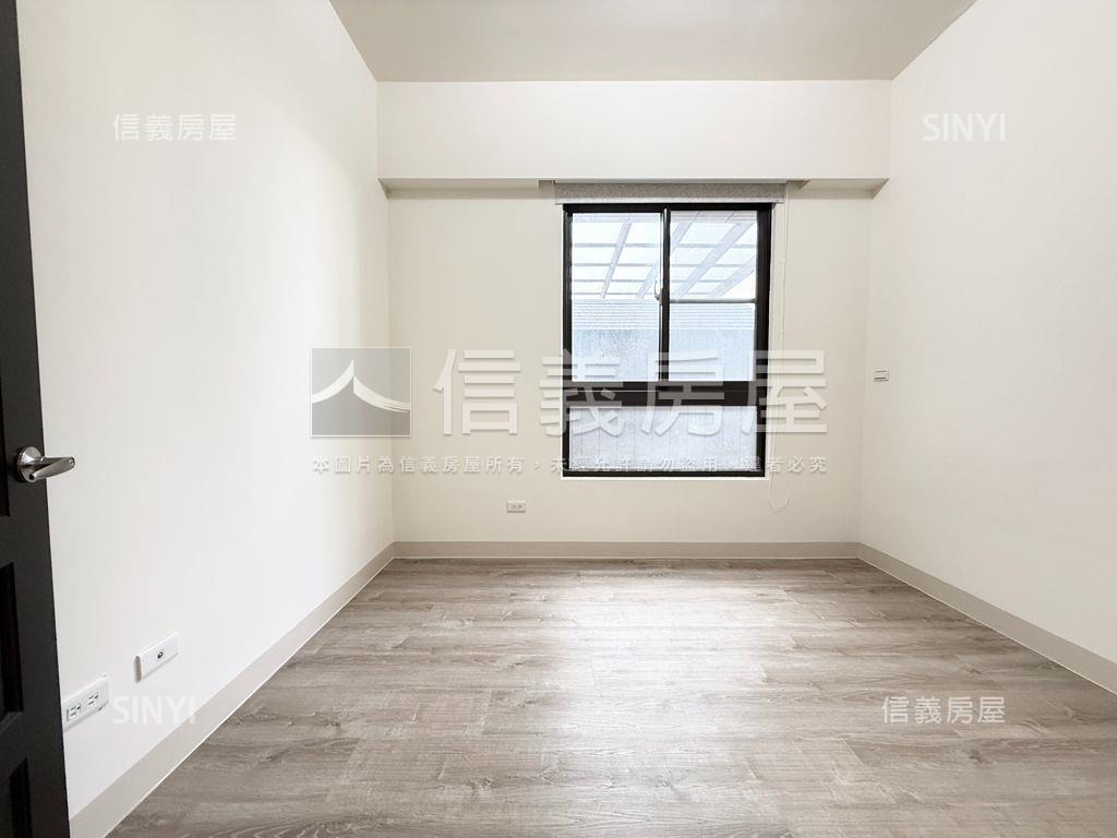 一見傾心市中心露臺戶房屋室內格局與周邊環境