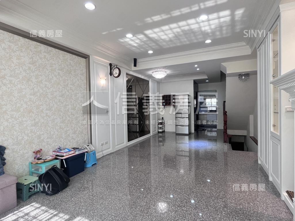 中華路近寶雅優質透天房屋室內格局與周邊環境