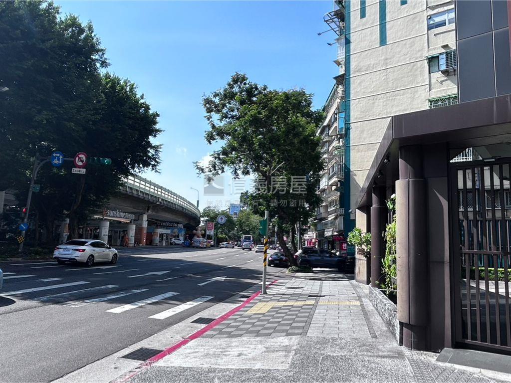 榮星花園卡爾頓藝術美邸房屋室內格局與周邊環境