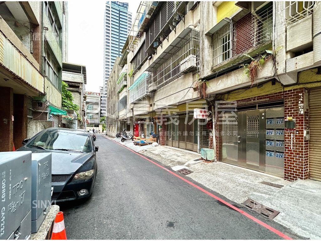 專．捷運三面採光美寓房屋室內格局與周邊環境