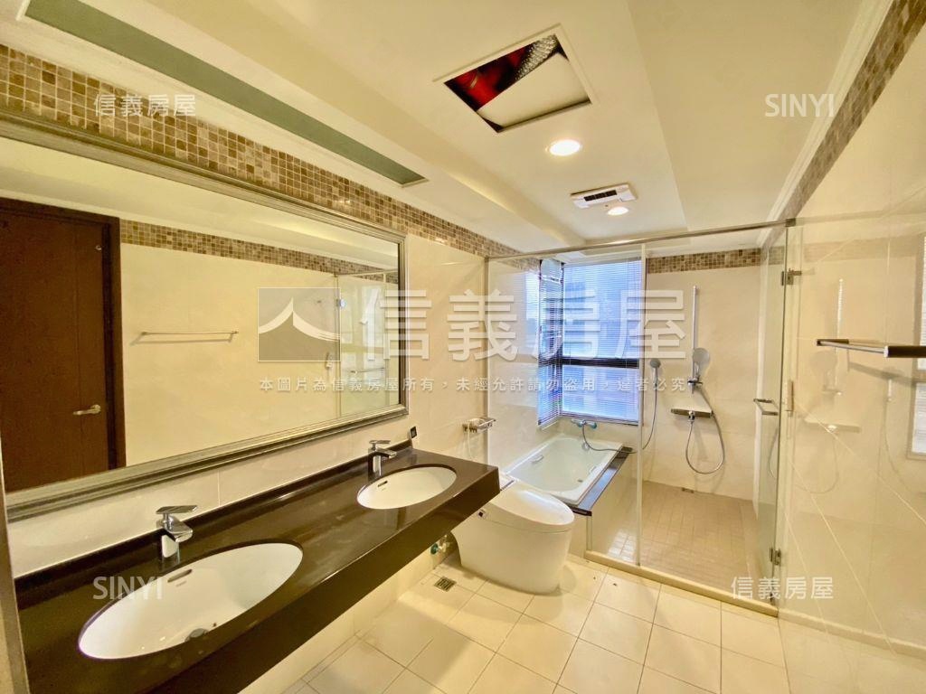 稀有★艾菲爾朝南三房車位房屋室內格局與周邊環境