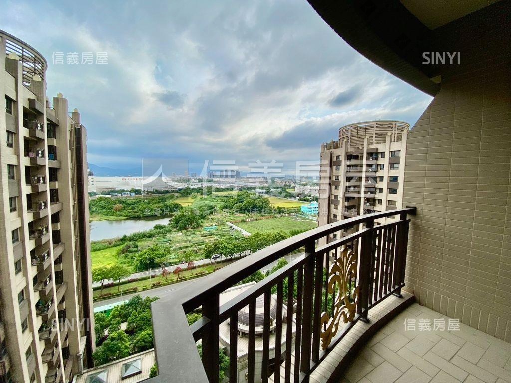 稀有★艾菲爾朝南三房車位房屋室內格局與周邊環境