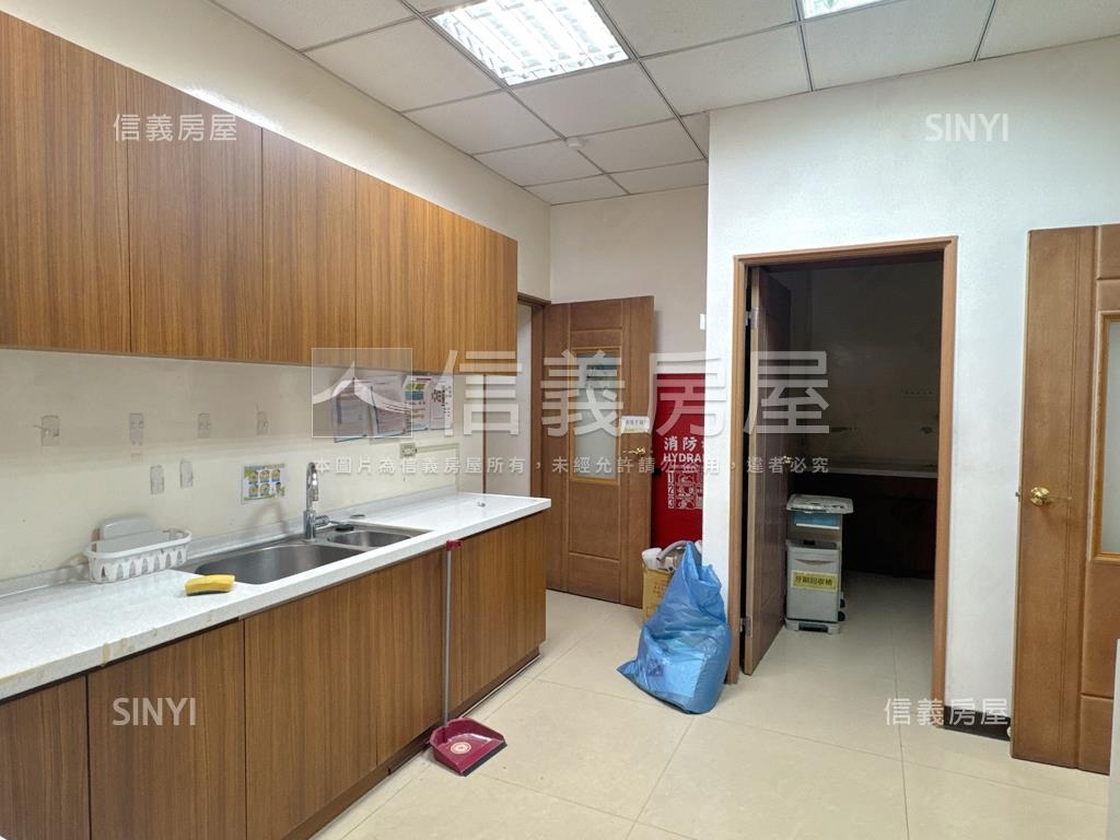 公乙店面稀有釋出房屋室內格局與周邊環境