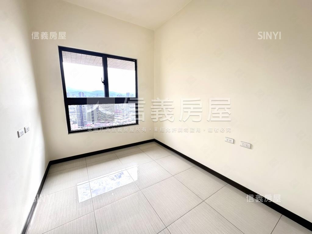 新埔。英倫公園。高樓景觀房屋室內格局與周邊環境