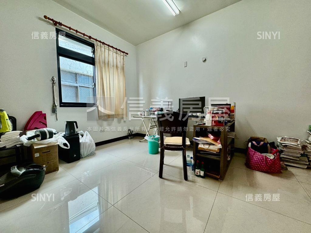 仁德大地坪邊間美透天房屋室內格局與周邊環境