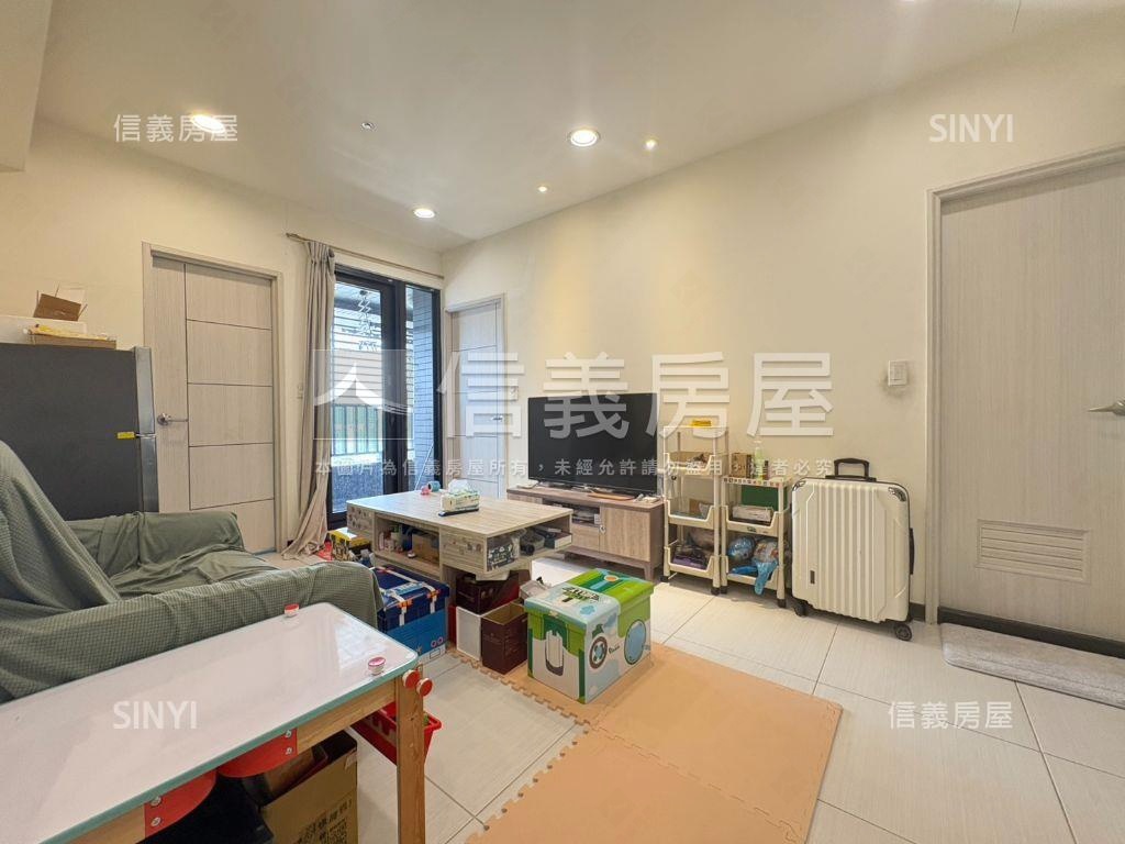 成大書香天際線兩房房屋室內格局與周邊環境