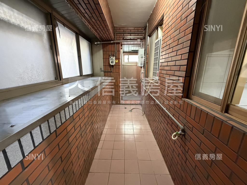 近三民高中捷運站電梯３房房屋室內格局與周邊環境