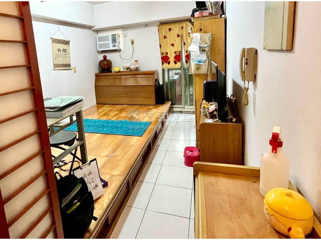 一中商圈大面採光陽台套房房屋室內格局與周邊環境