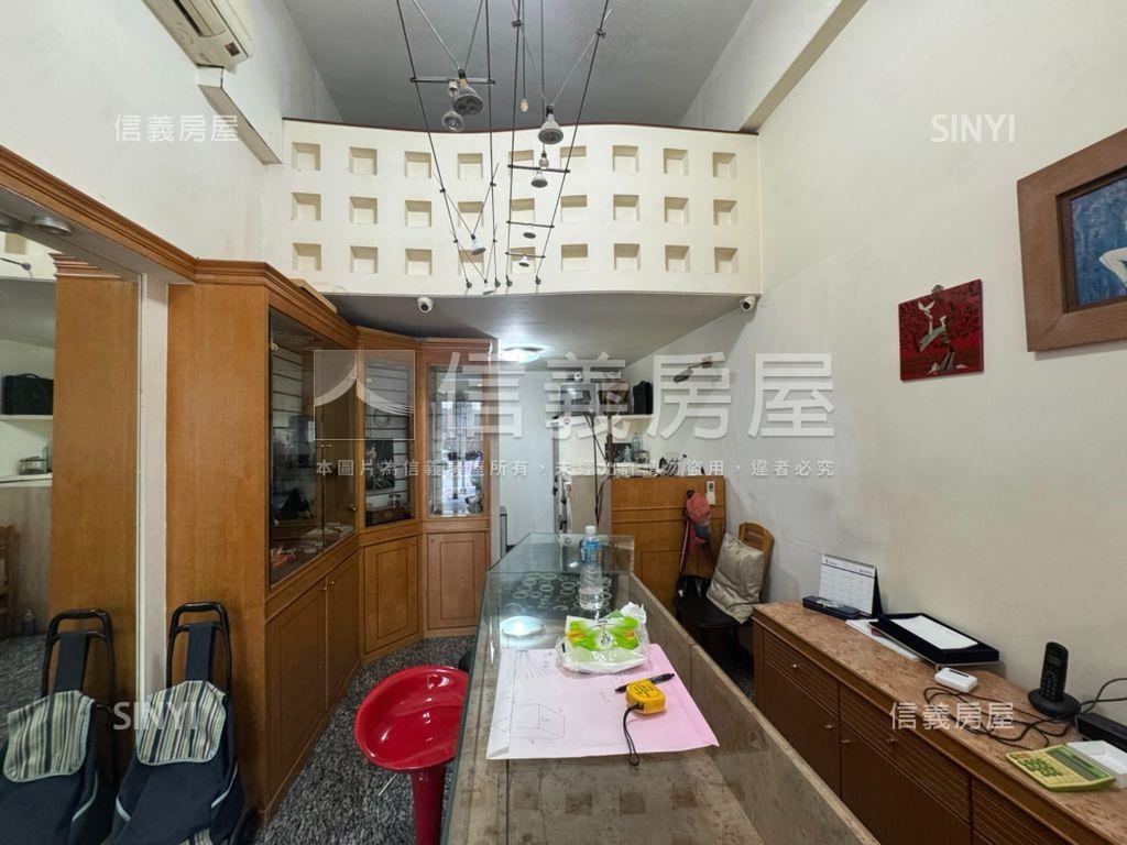 大巨蛋東區金店面房屋室內格局與周邊環境
