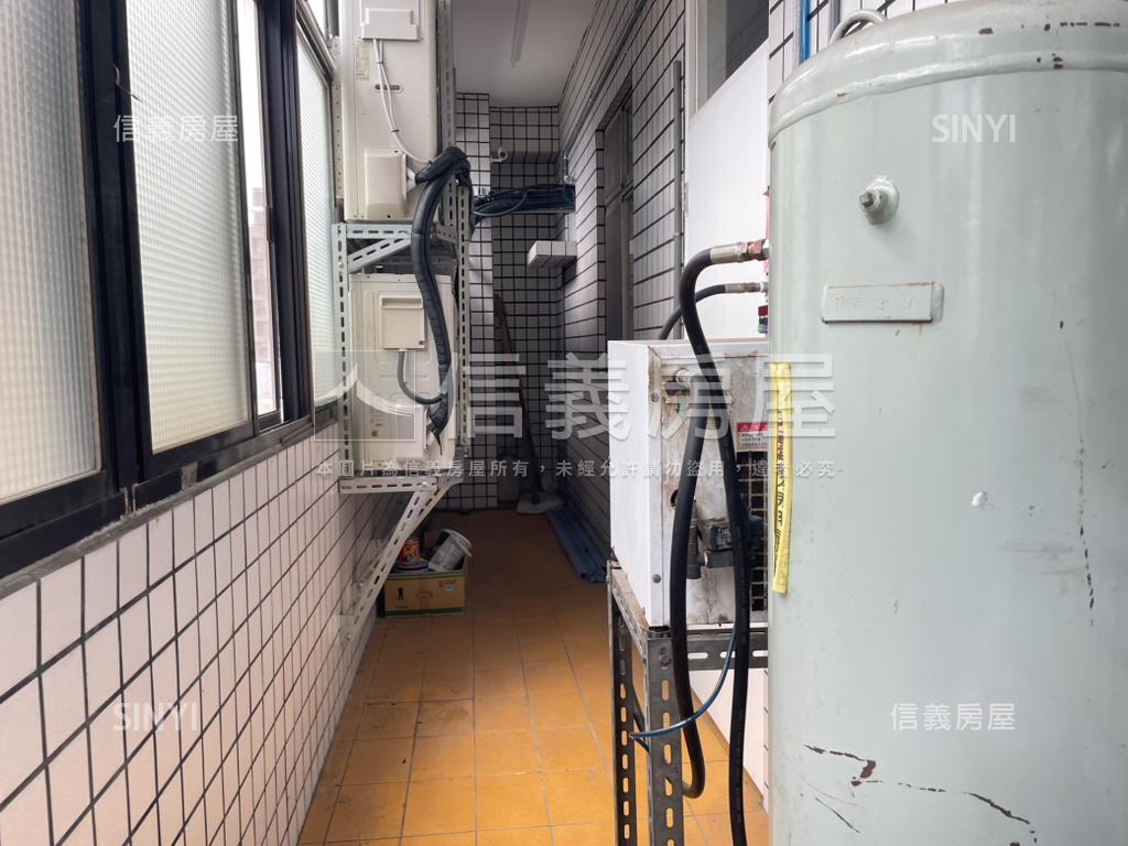 阿姆斯壯廠辦公室房屋室內格局與周邊環境