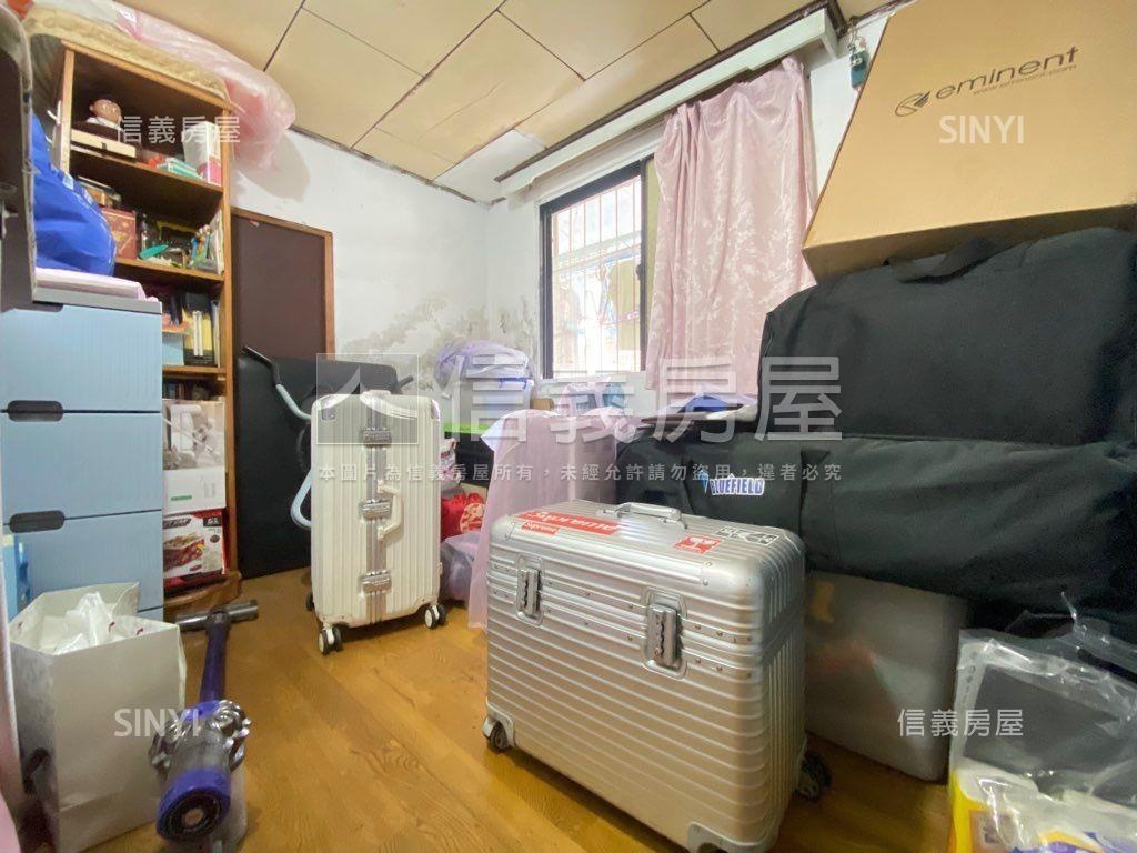 三代同堂大空間帶車位房屋室內格局與周邊環境