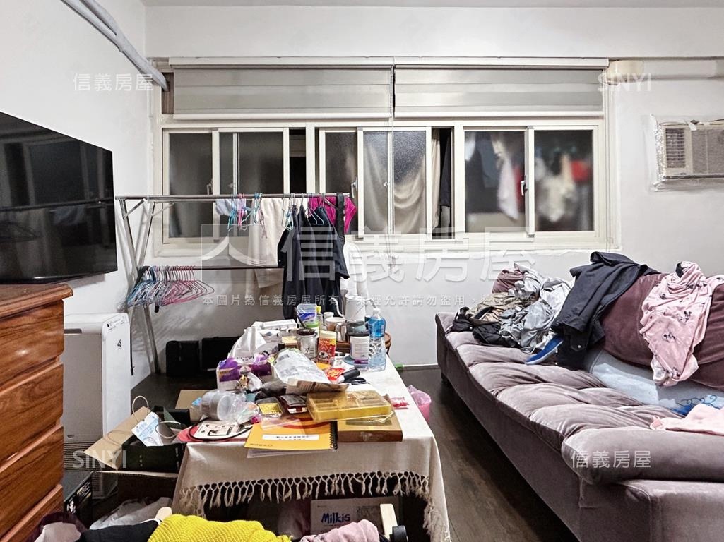 兩房公寓三樓近士林捷運房屋室內格局與周邊環境