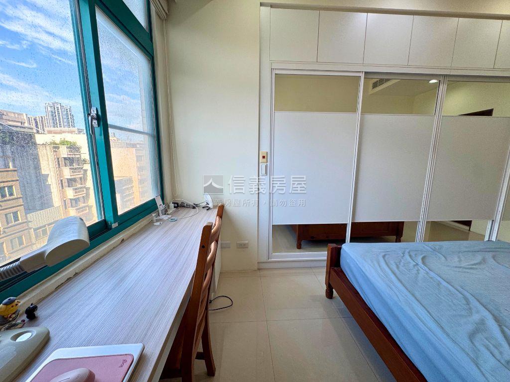 稀有蔚藍海角間明亮大三房房屋室內格局與周邊環境