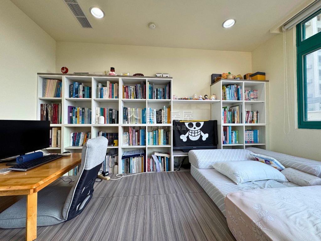 稀有蔚藍海角間明亮大三房房屋室內格局與周邊環境