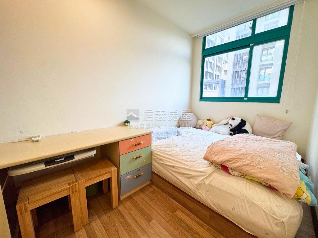 稀有蔚藍海角間明亮大三房房屋室內格局與周邊環境