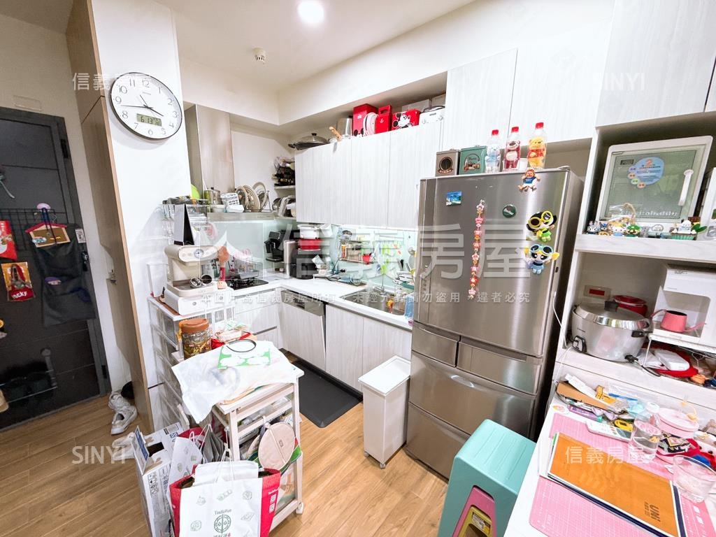 復興學區約７年平車露臺戶房屋室內格局與周邊環境