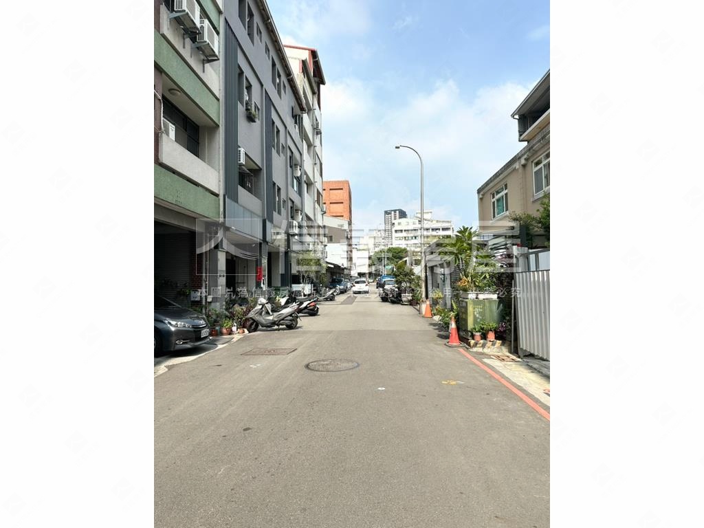 近捷運站３年內未入住透天房屋室內格局與周邊環境