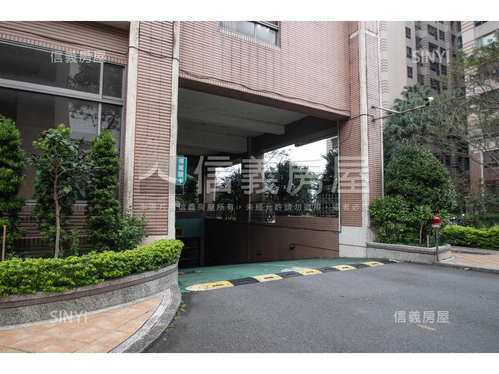 稀有太子鳳凰城３房車位房屋室內格局與周邊環境