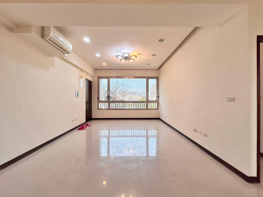 近Ａ９站國瑋華廈三房房屋室內格局與周邊環境