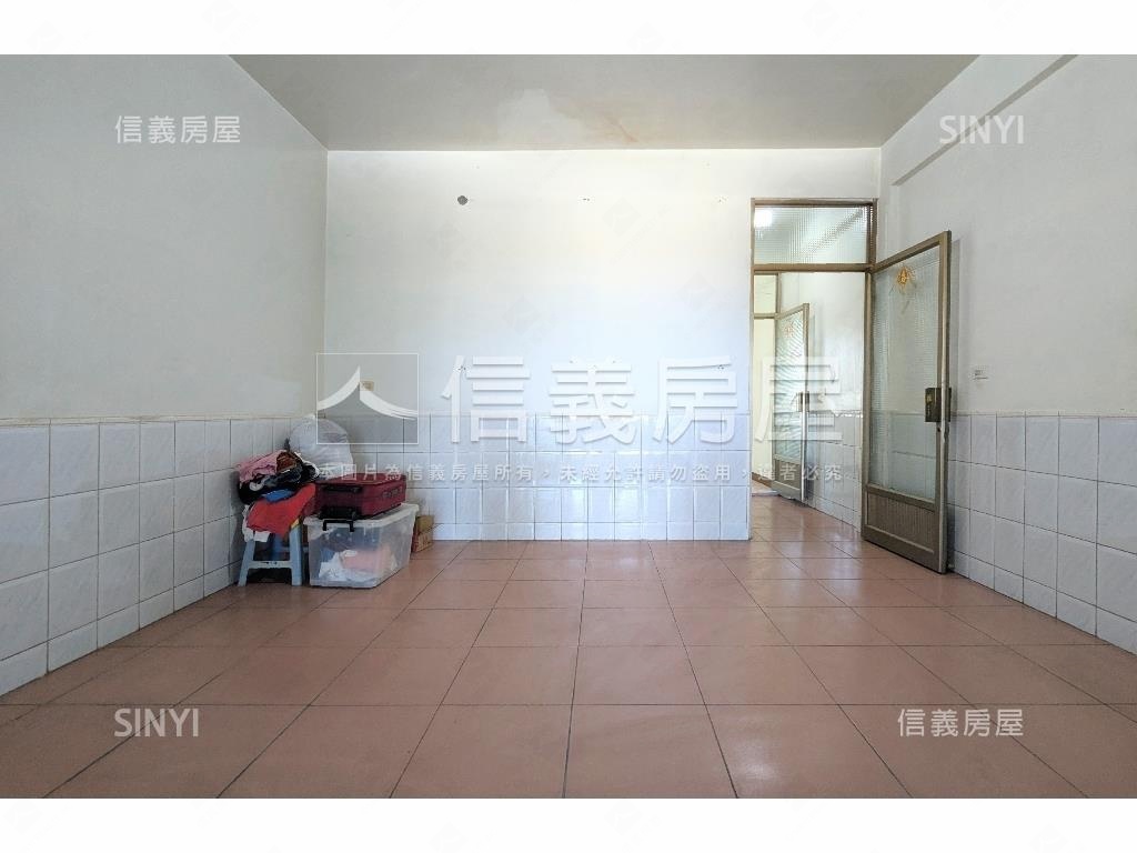 大地坪明亮美透天房屋室內格局與周邊環境