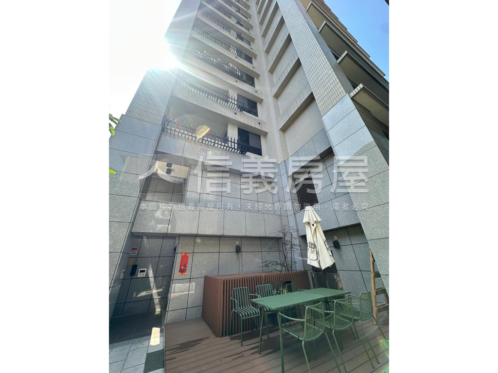 三珉築琚１１樓三房房屋室內格局與周邊環境