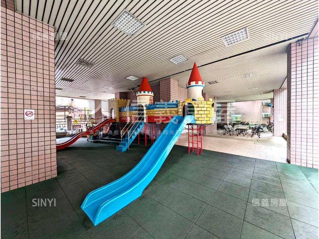 近捷運三和國中站平面車位房屋室內格局與周邊環境