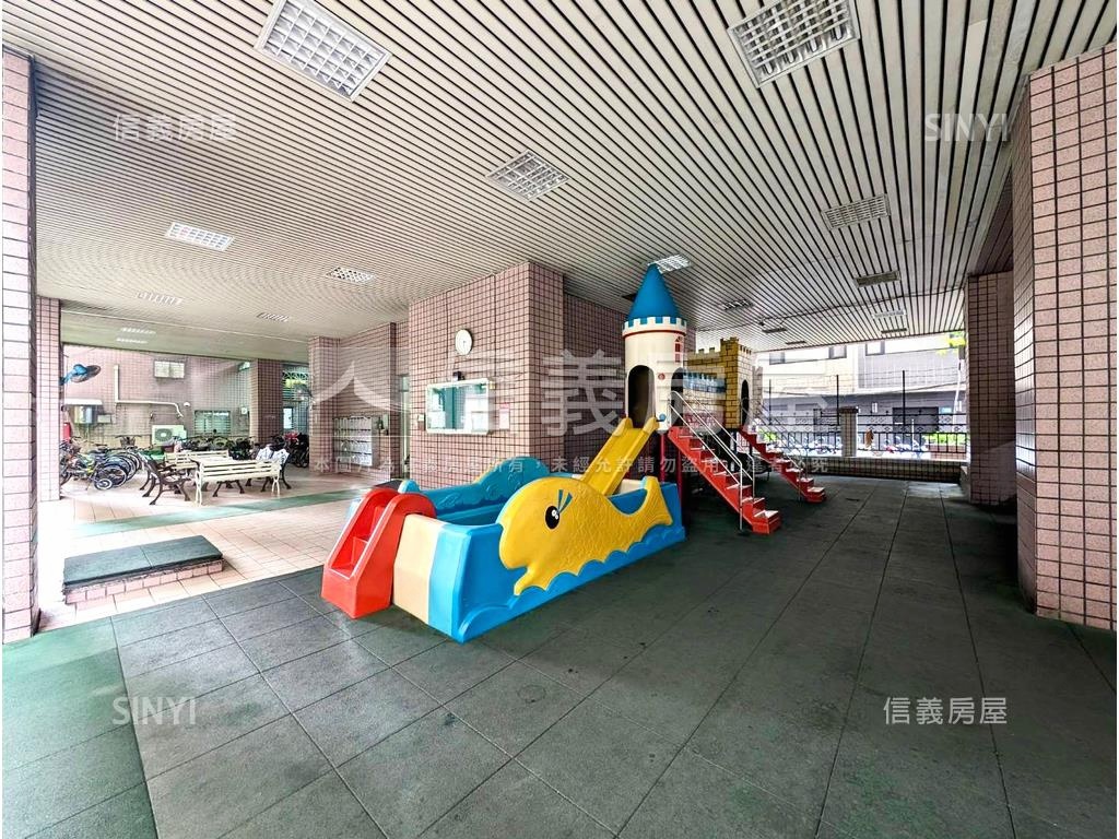 近捷運三和國中站平面車位房屋室內格局與周邊環境